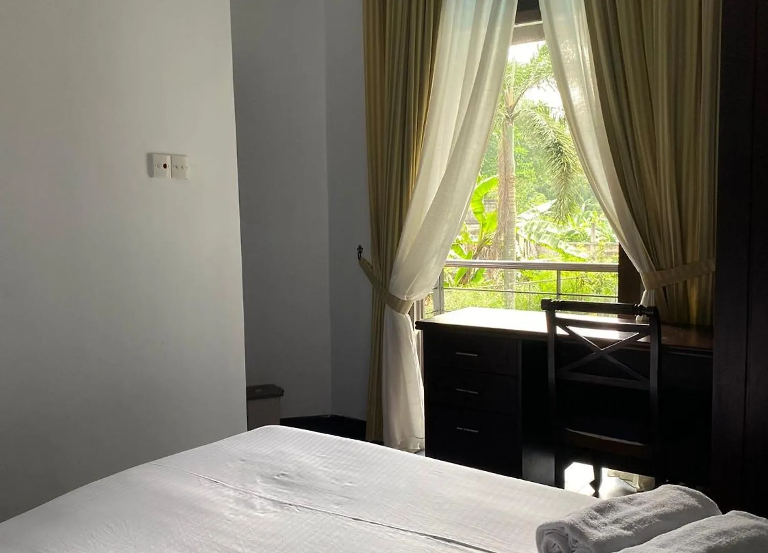 Aran Villa Talangama South Hotel
