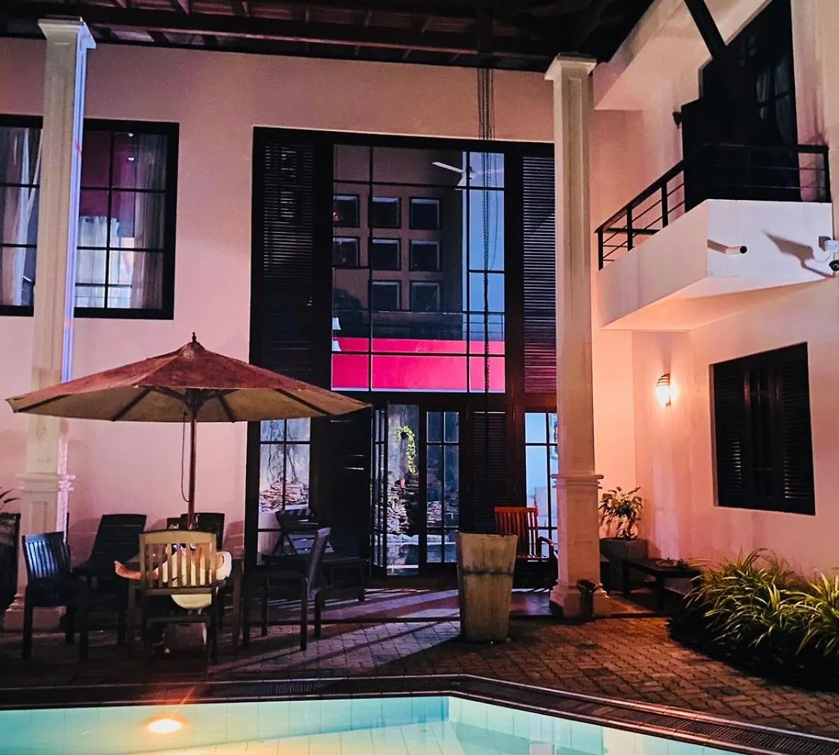 Aran Villa Talangama South Hotel